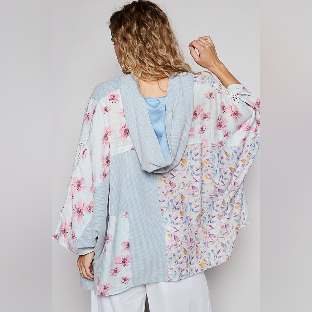 POL Women’s Powder Blue Mixed Media Floral Poncho Hoodie - Picture 4 of 5